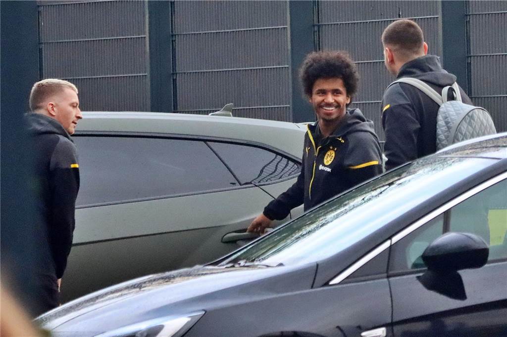 BVB-Kader für den Showdown gegen Paris: Entscheidung bei Wolf und Sabitzer – U23-Duo rückt auf Der BVB auf dem Weg ins Teamhotel.