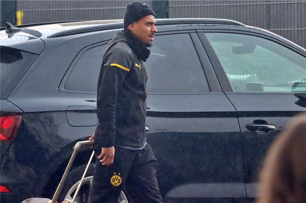 Der BVB auf dem Weg ins Teamhotel.
