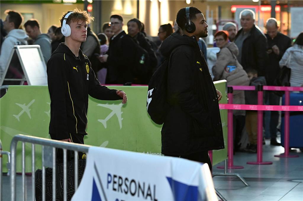 Der BVB auf dem Weg nach Heidenheim.