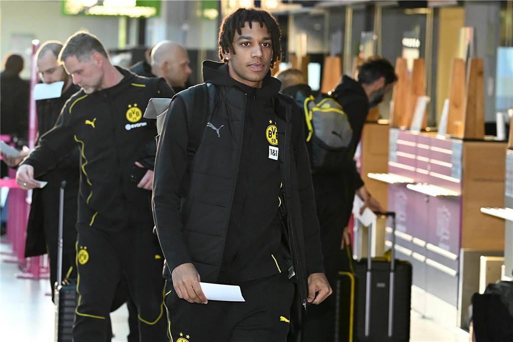 Der BVB auf dem Weg nach Heidenheim.