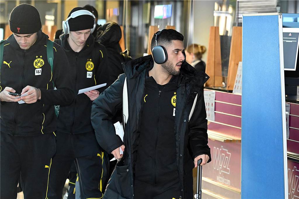 Der BVB auf dem Weg nach Heidenheim.