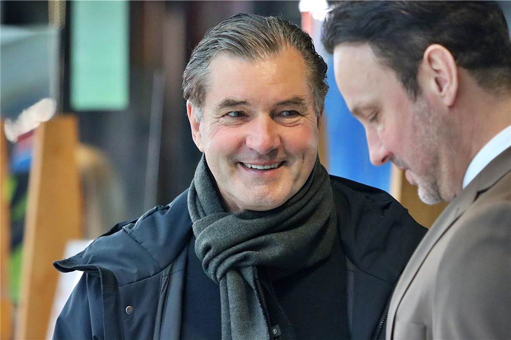 Der BVB auf dem Weg nach London.