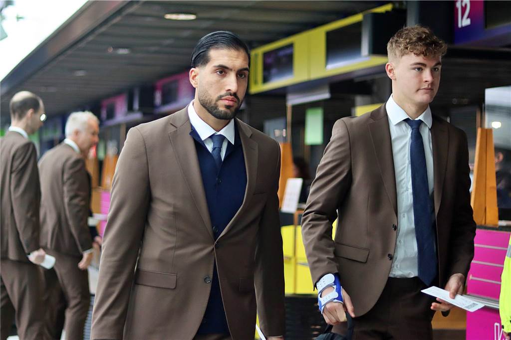 Der BVB auf dem Weg nach London.