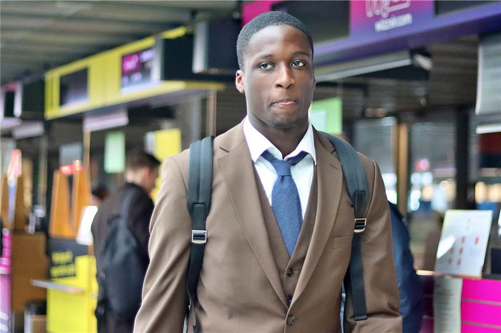 Der BVB auf dem Weg nach London.