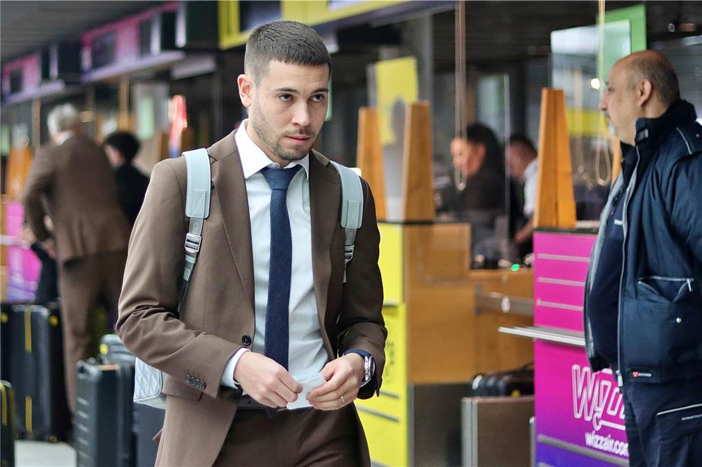 Der BVB auf dem Weg nach London.