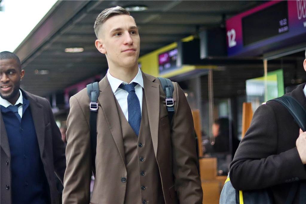 Der BVB auf dem Weg nach London.