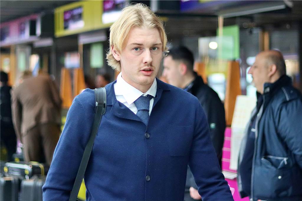 Der BVB auf dem Weg nach London.