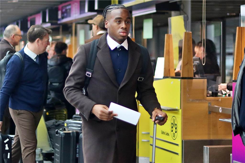 Der BVB auf dem Weg nach London.