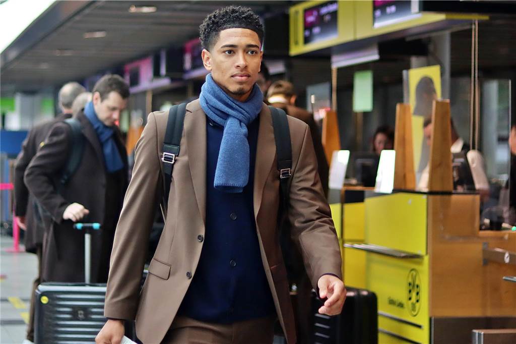 Der BVB auf dem Weg nach London.