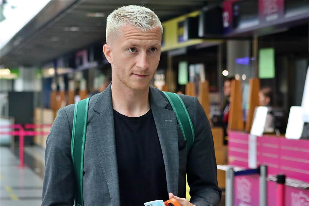 Der BVB auf dem Weg nach Paris.