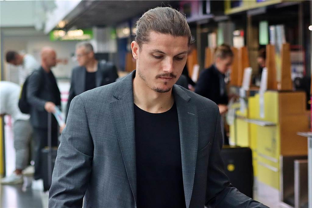 Der BVB auf dem Weg nach Paris.