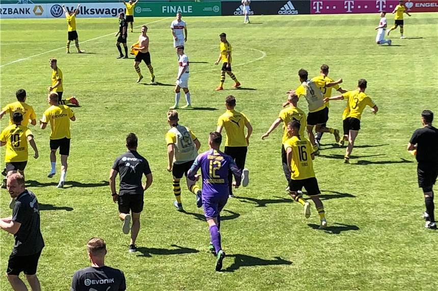 Liveticker: 5:3 gegen Stuttgart - Borussia Dortmunds U19 feiert die Deutsche Meisterschaft Der BVB feiert den Deutschen Meistertitel bei den A-Junioren.