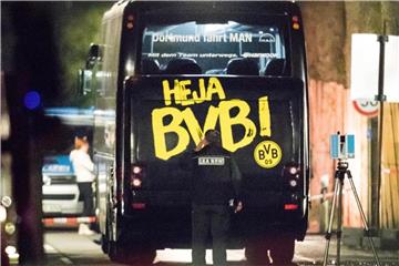 Der BVB-Mannschaftsbus wurde am 11. April 2017 Ziel eines Anschlags. Foto: Marcel Kusch