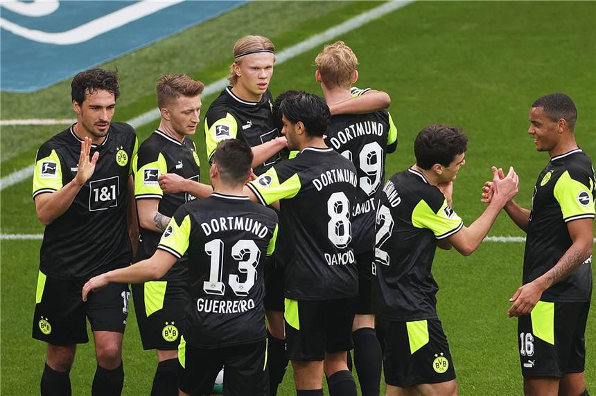 Nichts ist unmöglich: Der BVB flirtet wieder mit der Champions League Der BVB meldet sich im Kampf um die Champions League mit dem 4:1 gegen Bremen zurück.