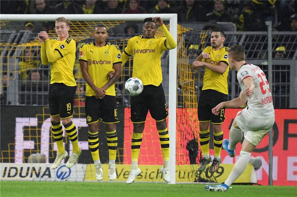 Bleibt Dan-Axel Zagadou beim BVB? Marco Rose: „Würde es sehr begrüßen“ Der BVB muss in den kommenden Wochen die Zukunft von (v.r.) Raphael Guerreiro, Dan-Axel Zagadou und Manuel Akanji klären.