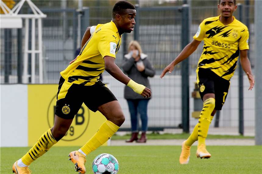 Trotz Liga-Stopp: Youssoufa Moukoko und die BVB-U19 trainieren wieder Der BVB-Nachwuchs um Youssoufa Moukoko muss in den Ligen derzeit eine Pause einlegen.
