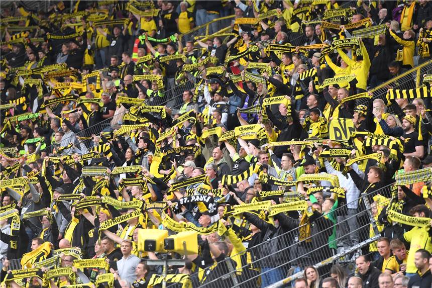 NRW-Regierung erklärt neue Zuschauer-Regel - BVB storniert Bayern-Tickets Der BVB storniert die Tickets zum Topspiel gegen den FC Bayern München.