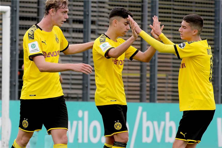 Der Premierentest der neuen U17 des BVB endet leistungsgerecht Der BVB trennte sich vom VfB Stuttgart mit 1:1.
