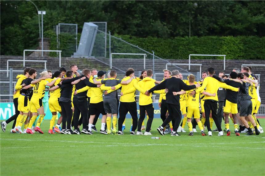 BVB-U23 kann den Aufstiegssekt nach 3:1 gegen Bergisch Gladbach kaltstellen Der BVB-U23 fehlt nur noch ein Punkt zum Drittliga-Aufstieg.