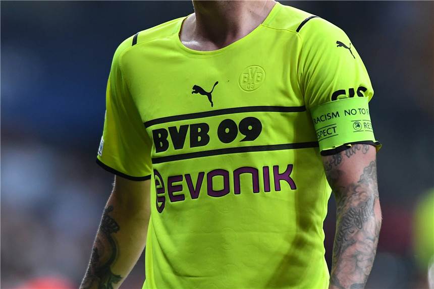 BVB reagiert auf Kritik: Umstrittenes Cup-Trikot wird erneut angepasst Der BVB wird gegen Sporting mit einer neuen Version des Cup-Trikots auflaufen.