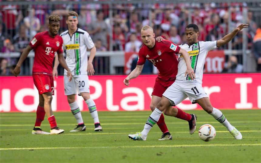 BVB schreibt Sebastian Rode auf den Wunschzettel Der BVB zeigt Interesse an der Verpflichtung von Sebastian Rode (M.).