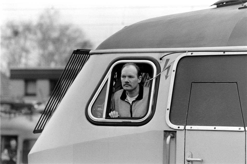 Atommüll-Transport durch Lünen: Ausnahmesituation, Sperrungen und Proteste im März 1998 Der Castor-Transport rollte am Freitag (20. März 1998) gegen 14.50 Uhr im Bahnhof Lünen-Süd ein.