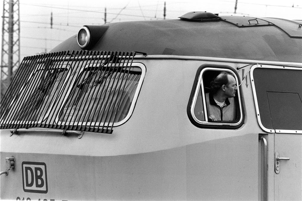 Der Castor-Transport rollte am Freitag (20. März 1998) gegen 14.50 Uhr im Bahnhof Lünen-Süd ein.