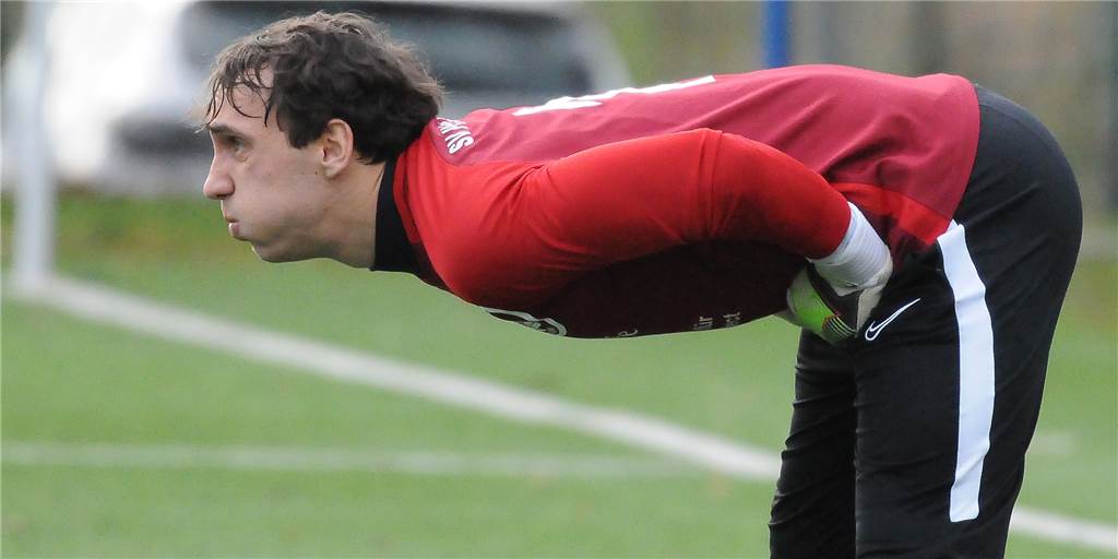 Phönix Bochum: Castrop-Rauxeler steht dort im Tor - Klub rettete sich ganz spät Der Castrop-Rauxeler Adrian Brödner steht beim SV Phönix Bochum im Tor.
