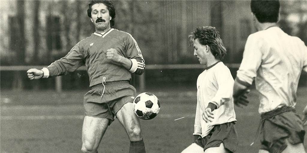 Castrop-Rauxeler ärgerte mit Viktoria Köln im Pokal den FC Bayern: „Dieser Tag ist der schönste“ Der Castrop-Rauxeler (l.) traf vor 43 Jahren im DFB-Pokal gegen den FC Bayern München.