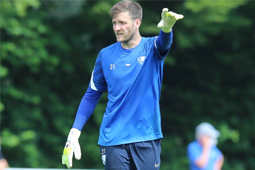 Obercastrops Vorsitzender Janicki vergleicht Michael Esser mit einem Nationalspieler Der Castrop-Rauxeler Michael Esser ist zurück beim VfL Bochum.