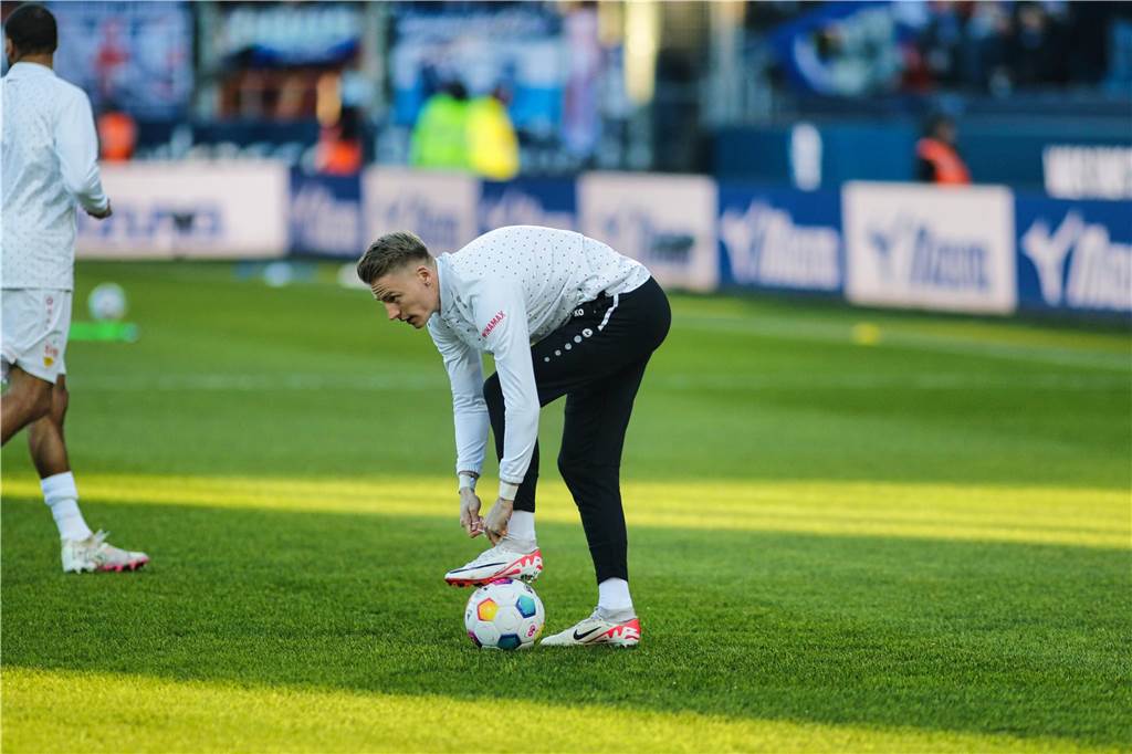 Der Castrop-Rauxeler Profi Chris Führich bereitete sich intensiv auf das Duell seines VfB Stuttgart beim VfL Bochum vor.