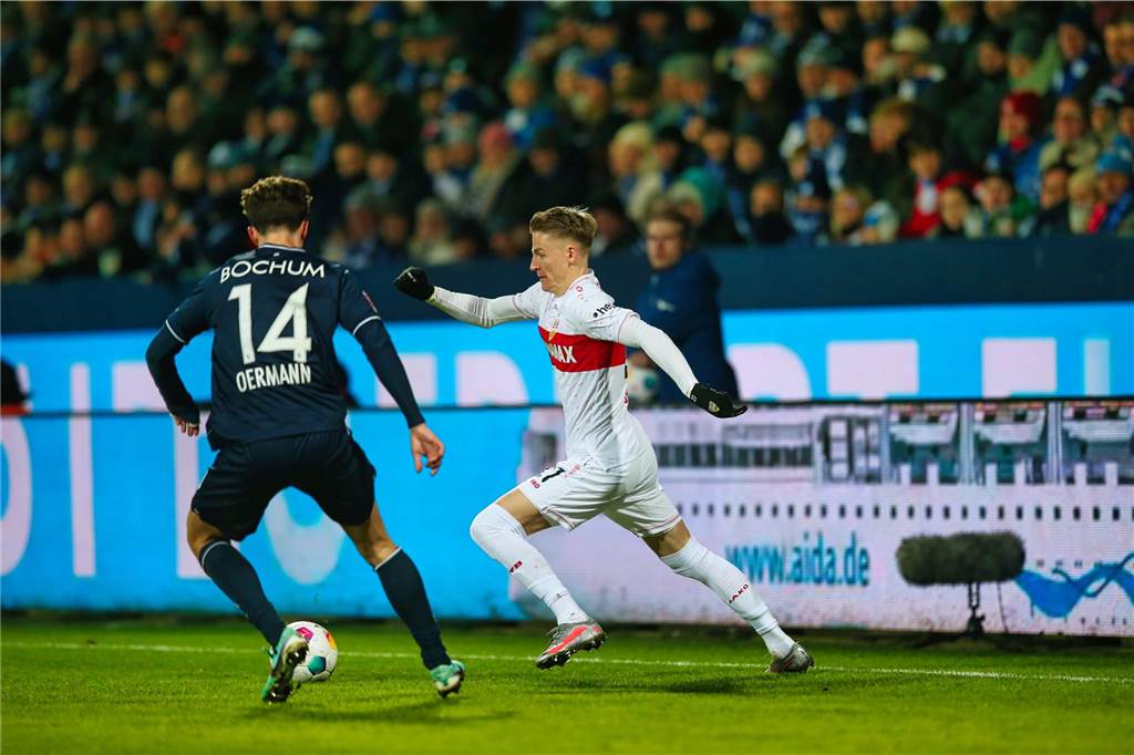 Der Castrop-Rauxeler Profi Chris Führich war rund 10,5 Kilometer unterwegs im Duell seines VfB Stuttgart beim VfL Bochum. Dieses ging mit 0:1 verloren.