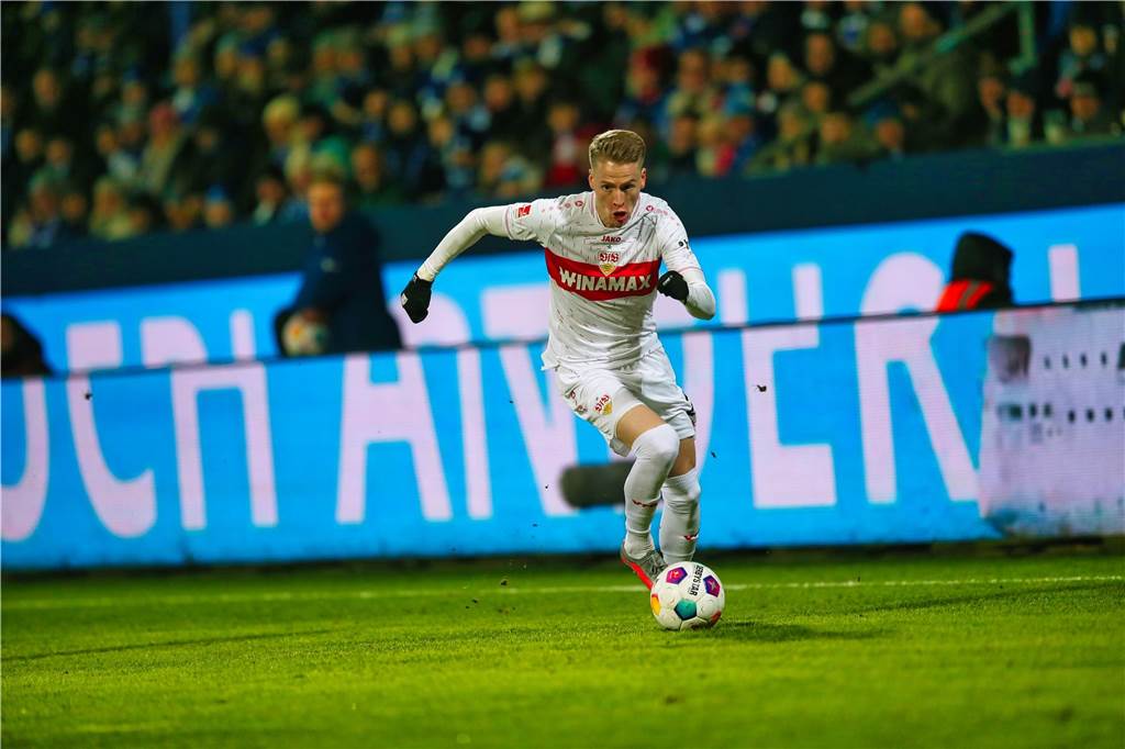 Der Castrop-Rauxeler Profi Chris Führich war rund 10,5 Kilometer unterwegs im Duell seines VfB Stuttgart beim VfL Bochum. Dieses ging mit 0:1 verloren.