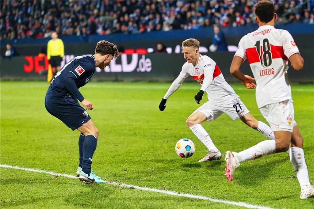 Der Castrop-Rauxeler Profi Chris Führich war rund 10,5 Kilometer unterwegs im Duell seines VfB Stuttgart beim VfL Bochum. Dieses ging mit 0:1 verloren.