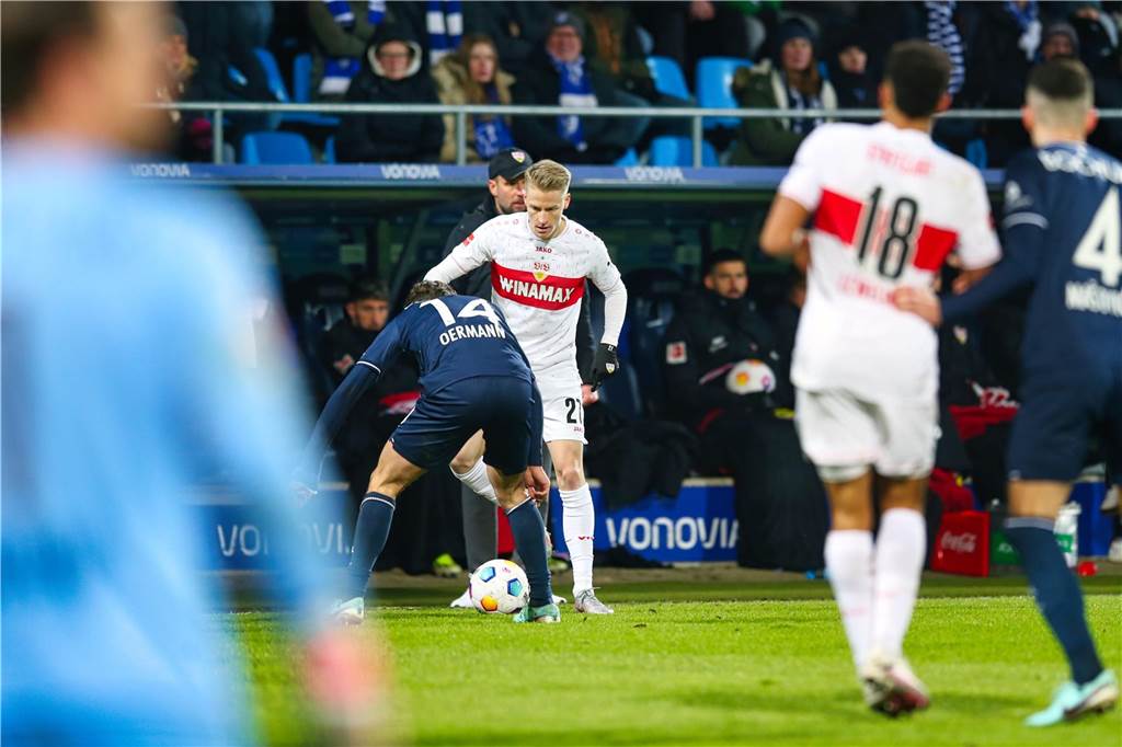 Der Castrop-Rauxeler Profi Chris Führich war rund 10,5 Kilometer unterwegs im Duell seines VfB Stuttgart beim VfL Bochum. Dieses ging mit 0:1 verloren.