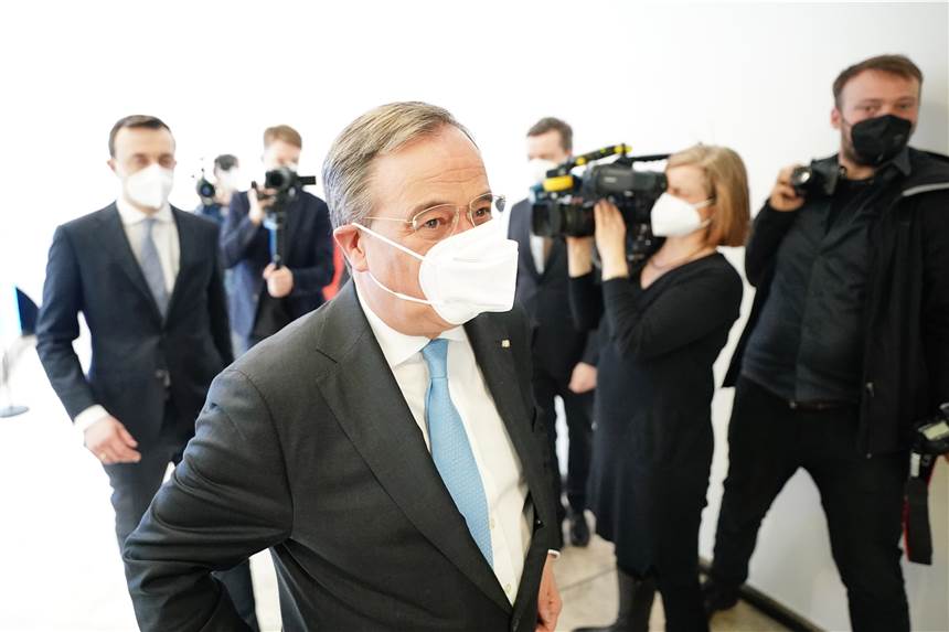 Laschet dankt Söder: CSU-Chef „wird zentrale Rolle für die Zukunft spielen“ Der CDU-Vorsitzende und Ministerpräsident von Nordrhein-Westfalen, Armin Laschet und CDU-Generalsekretär Paul Ziemiak (l) verlassen die Pressekonferenz im Konrad-Adenauer-Haus zur Kanzlerkandidatenfrage der Union.