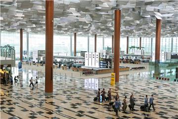Der Changi Airport in Singapur hat seine Spitzenposition verteidigt. Foto: EPA/Archiv