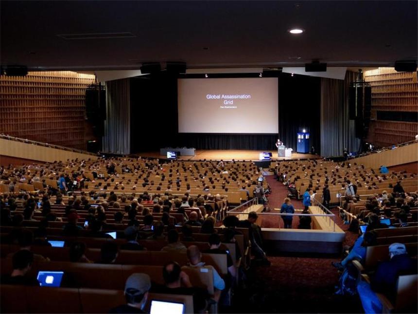Europas Hacker debattieren in Hamburg Der Chaos Computer Club hat seinen Hackerkongress mit einem Aufruf zum gemeinsamen Vorgehen gegen Hass und Ignoranz eröffnet. Foto: Axel Heimken