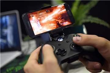 Der Cloud-Gaming-Dienst Shadow unterstützt viele Plattformen - darunter auch Smartphones. Foto: Henning Kaiser/dpa-tmn