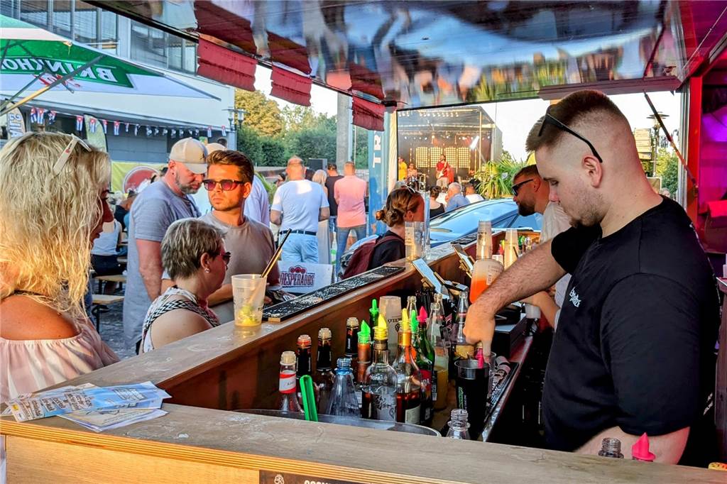 Karibisches Flair lockte viele Besucher in die Dorstener Innenstadt Cocktail-Bar