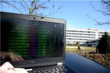 Der Computervirus „Locky“, der gerade bundesweit für Schlagzeilen sorgt, ist an den Sicherheitssystemen des Krankenhauses in Ahaus gescheitert. Zweimal hat das Computerprogramm versucht, die Kontrolle über die Systeme zu übernehmen.