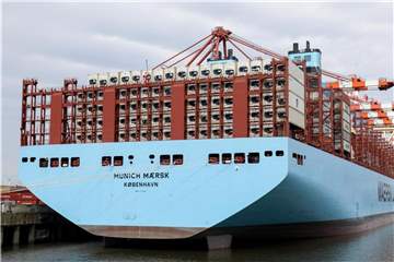 Der Containerriese „Munich Maersk“ im Hafen von Hamburg. Foto: Christian Charisius