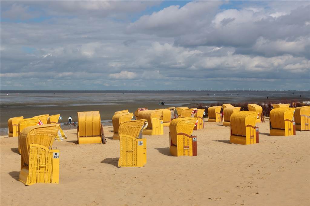 Von Dortmund in unter 6 Stunden ans Ziel - was kann das 9-Euro-Ticket? Der Cuxhavener Strand.