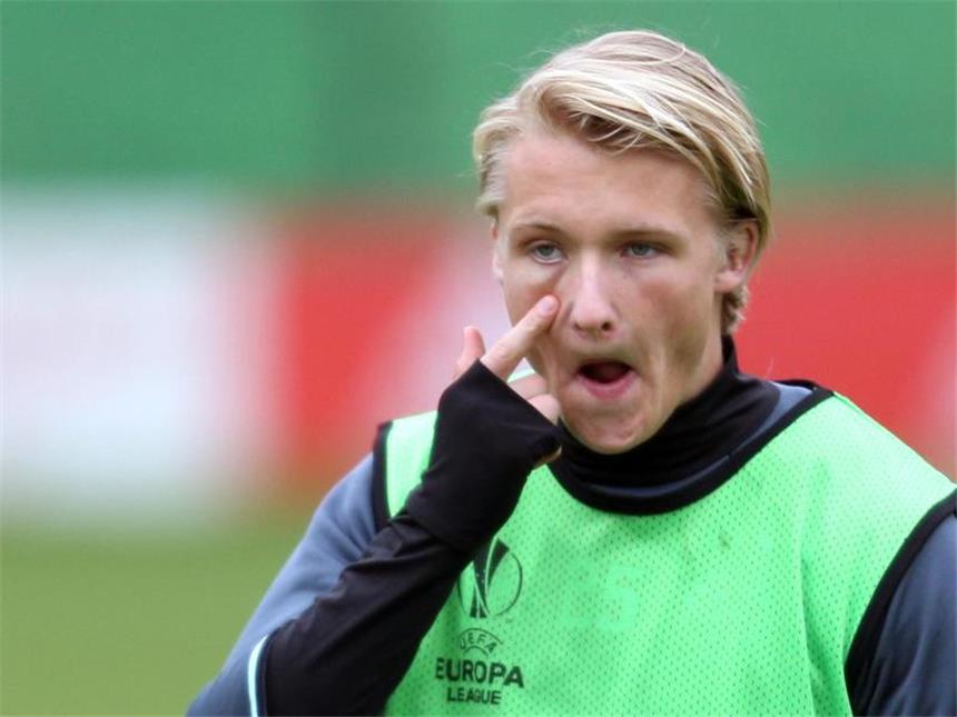 Borussia Dortmund: Kein Interesse an Kasper Dolberg Der dänische Nationalspieler Kasper Dolberg im Dress von Ajax Amsterdam ist beim BVB nicht im Gespräch. Foto: Ina Fassbender