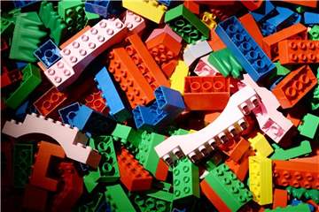 Der dänische Spielzeughersteller Lego ist nach der Talfahrt wieder auf Stabilisierungskurs. Foto: Jens Kalaene