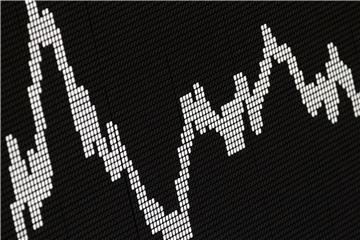 Der Deutsche Aktienindex (DAX) zeigt die Wertentwicklung der größten deutschen Unternehmen. Foto: Frank Rumpenhorst/Illustration