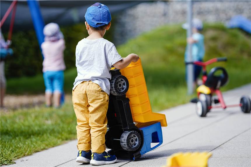 Schnupfen oder doch Corona? Eltern fordern Tests für Kita-Kinder Der Deutsche Kitaverband fordert nun Corona-Schnelltests in Kitas.