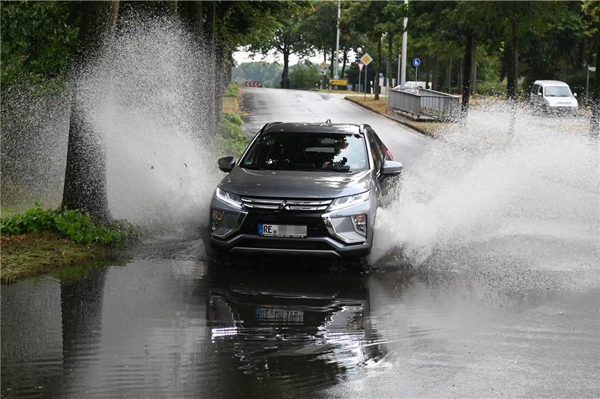 Unwetterwarnung für Dorsten wegen heftiger Regenfälle gilt bis Donnerstag Der Deutsche Wetterdienst warnt von heftigen Regenfällen, die Straßen überfluten könnten.