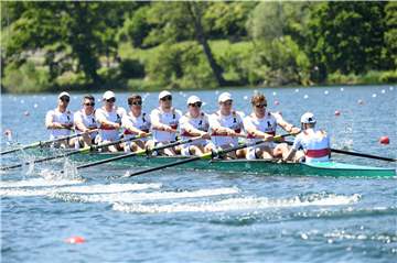 Der Deutschland-Achter mit dem Dorstener Christopher Reinhardt (3.v.l.) fuhr bei der EM in Luzern einen Start-Ziel-Sieg heraus.