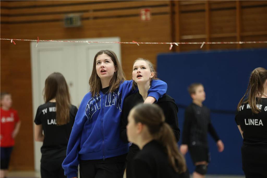 Der diesjährige Volleyballsonntag des TV Werne war in seiner sechsten Austragung ein voller Erfolg. Rund 50 Kinder von U12 bis U14 nahmen an dem Turnier teil. Dabei waren vor allem Kinder, die bereits in den Volleyballabteilungen des Werner SC und TV Werne angemeldet sind, aber auch einige, die das Volleyballspielen bislang erst in den Schul-AGs kennengelernt haben.